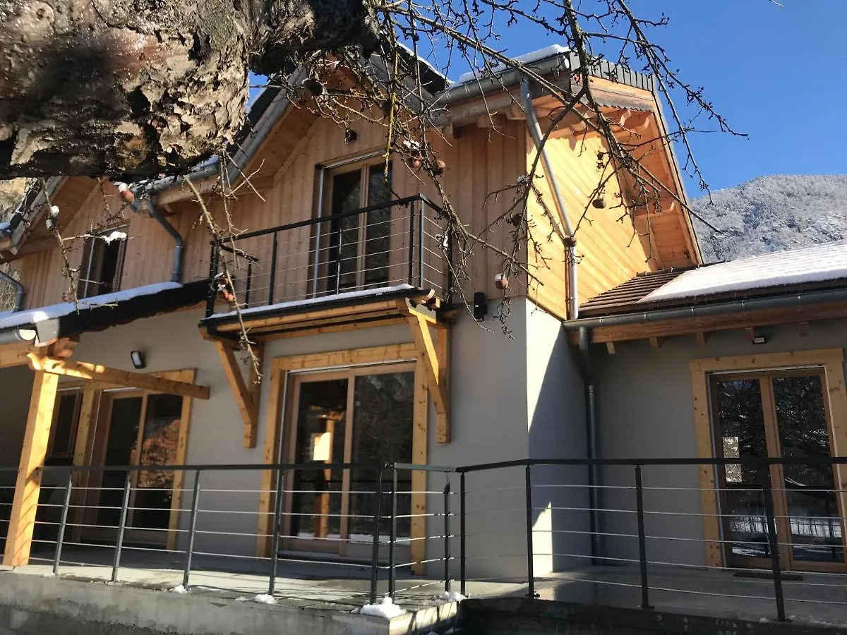 Chalet Barbara With Swimming Pool In The Heart Of Oisans Le Bourg-d'Oisans